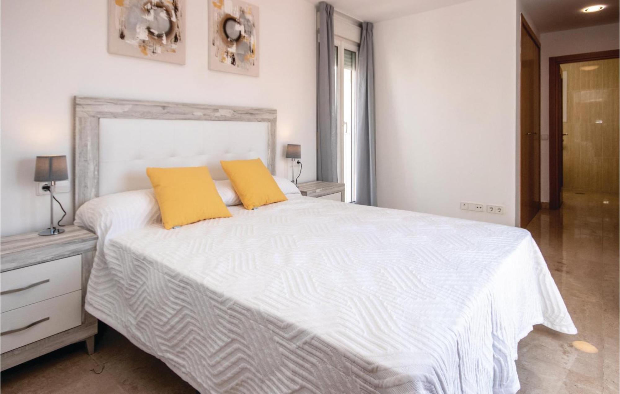 3 Bedroom Amazing Apartment In La Duquesa Castillo de Sabinillas Exterior photo